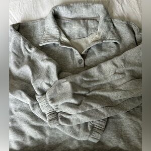 AERIE size S gray comfy collared crop sweatshirt perfect to keep cozy and layer